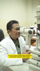 Optimalkan kualitas penglihatan Anda melalui preoperative assessment di RSU Sriwijaya & Eye Clinics.